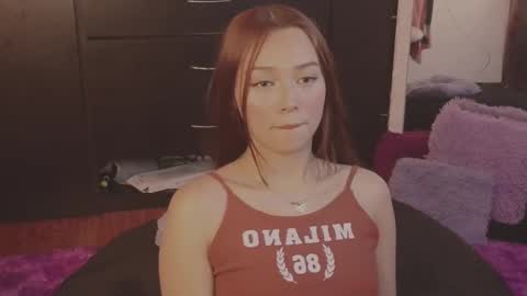 Snapshot of selenee___e chatting on January 18, 3:42 am selene online show from January 18, 3:42 am