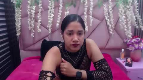 Snapshot of selenerose69 chatting on December 14, 1:55 am selenerose69 online show from December 14, 1:55 am