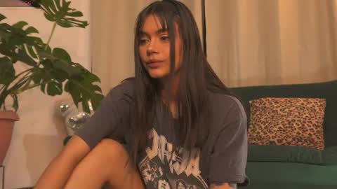 Snapshot of selenevaughan chatting on May 31, 3:15 am Selene online show from May 31, 3:15 am