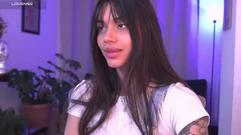 Snapshot of selenevaughan chatting on June 17, 2:47 am Selene online show from June 17, 2:47 am