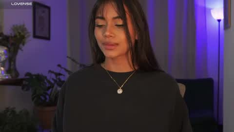 Snapshot of selenevaughan chatting on June 19, 12:26 am Selene online show from June 19, 12:26 am