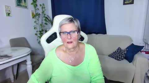 Selenna online show from February 12, 7:09 pm