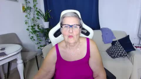 Selenna online show from February 13, 6:37 pm