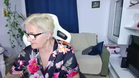 Selenna online show from April 13, 5:29 pm