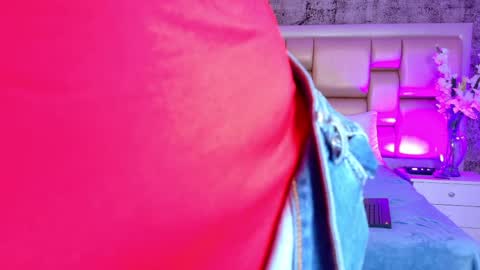 Selenna Cooper online show from March 26, 12:00 pm