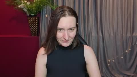 selestiasonata online show from April 18, 1:26 pm