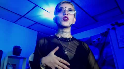 Snapshot of seley222 chatting on February 1, 10:19 pm Ask me online show from February 1, 10:19 pm