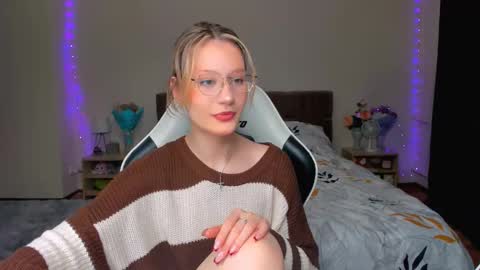 Simon and Alice online show from September 21, 8:21 pm