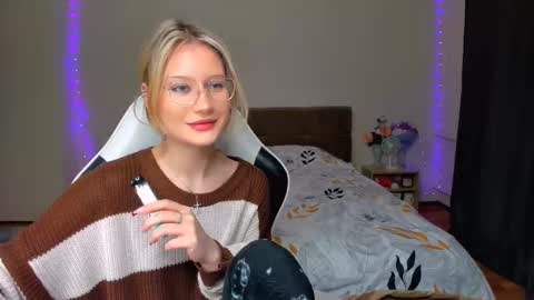 Simon and Alice online show from September 28, 8:14 pm