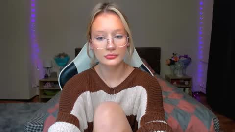 Simon and Alice online show from October 8, 7:22 pm