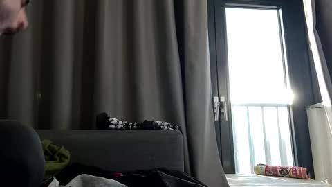 Julian Kinky Bi-guy online show from January 3, 1:25 pm