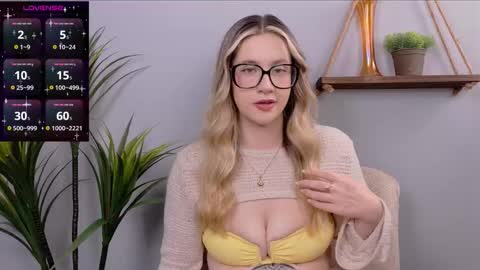 Snapshot of selina_thick chatting on October 18, 3:09 am Selina Mae online show from October 18, 3:09 am