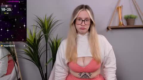 Snapshot of selina_thick chatting on October 25, 3:36 am Selina Mae online show from October 25, 3:36 am