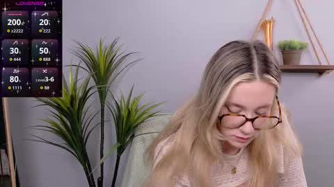 Snapshot of selina_thick chatting on October 26, 3:12 am Selina Mae online show from October 26, 3:12 am