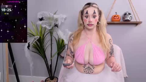 Snapshot of selina_thick chatting on November 1, 2:46 am Selina Mae online show from November 1, 2:46 am