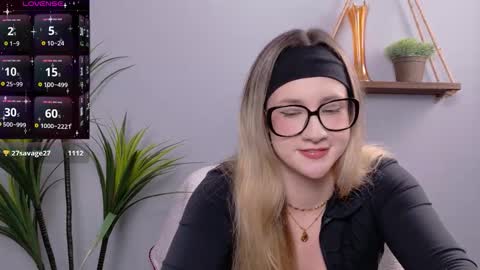 Snapshot of selina_thick chatting on November 27, 4:14 am Selina Mae online show from November 27, 4:14 am