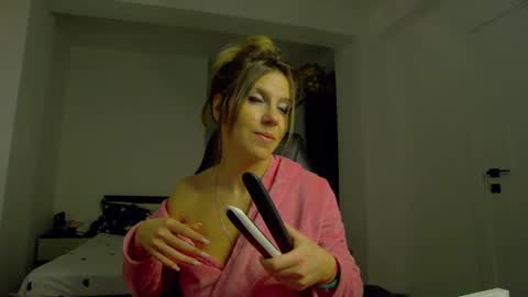 sellena_angels online show from April 4, 4:04 pm