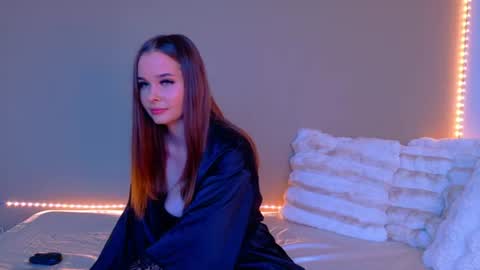 Snapshot of sellenna_x chatting on July 6, 4:42 am Selena online show from July 6, 4:42 am