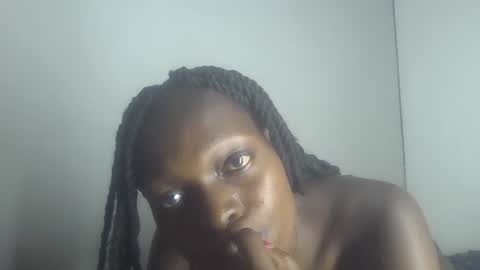 Snapshot of sellinprinces chatting on September 18, 1:18 am sellinprinces online show from September 18, 1:18 am