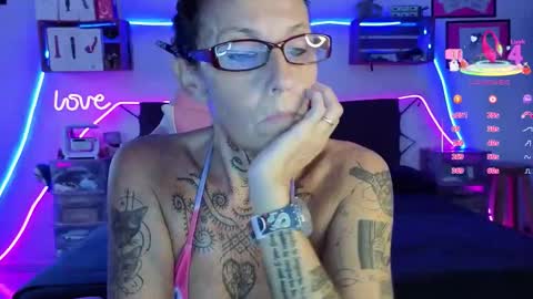Selvaggia Del Caribe online show from October 22, 4:51 pm