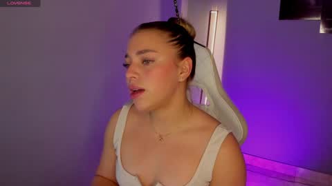 Snapshot of selyn_ chatting on December 2, 1:02 pm Selyn online show from December 2, 1:02 pm