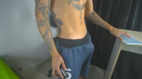 sem_alas online show from February 24, 11:41 pm