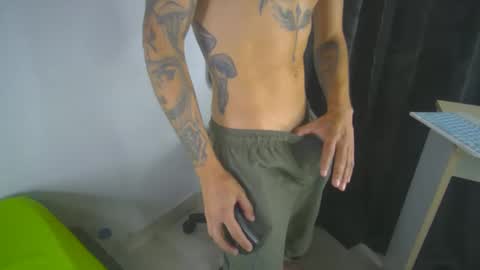 sem_alas online show from March 4, 4:49 am