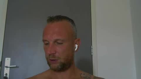 sence08 online show from September 19, 11:44 am