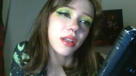 goddess esme  online show from January 19, 12:17 am