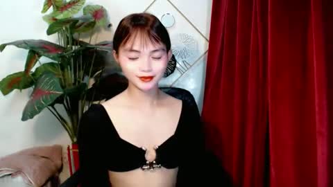 sensational_yeng online show from October 12, 12:15 pm