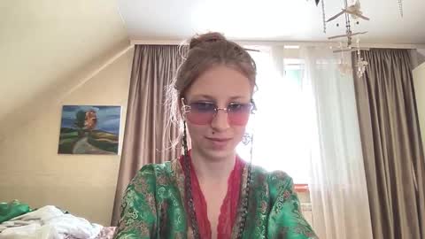 senseinner online show from September 26, 12:53 pm