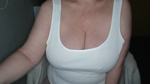 Snapshot of sensual_cris chatting on December 24, 10:01 am CRIS  online show from December 24, 10:01 am
