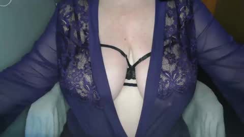 Snapshot of sensual_cris chatting on December 30, 7:37 am CRIS  online show from December 30, 7:37 am