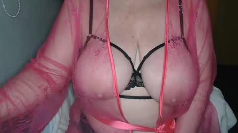 Snapshot of sensual_cris chatting on March 8, 3:56 pm CRIS  online show from March 8, 3:56 pm