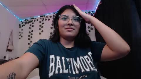 Snapshot of sensual_flame chatting on February 16, 4:20 am Camille and sophie online show from February 16, 4:20 am