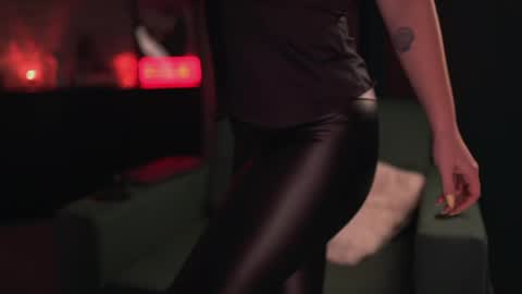 Jasmine online show from April 19, 1:54 pm