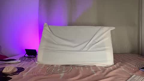 Snapshot of sensual_little_angel chatting on February 12, 11:55 pm Nataly online show from February 12, 11:55 pm