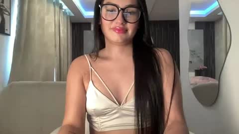 Snapshot of sensual_little_angel chatting on August 1, 1:54 pm Nataly online show from August 1, 1:54 pm