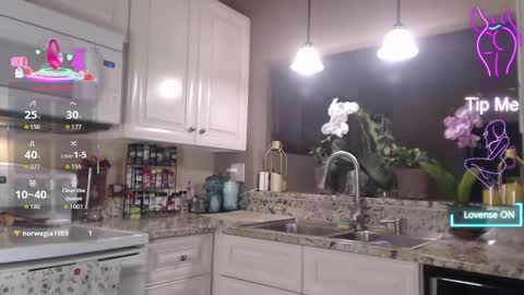 V online show from March 15, 8:26 pm