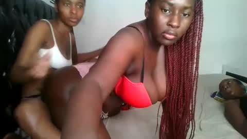 Snapshot of sensual_ria chatting on May 13, 9:55 pm sensual_ria online show from May 13, 9:55 pm