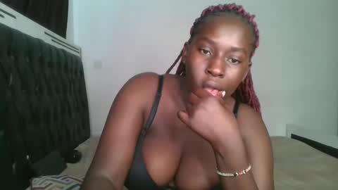 Snapshot of sensual_ria chatting on May 24, 7:02 am sensual_ria online show from May 24, 7:02 am
