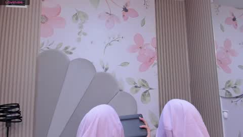 Snapshot of sensual_sophie_ chatting on January 25, 10:19 am Sophie online show from January 25, 10:19 am