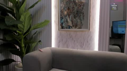 Snapshot of sensual_sophie_ chatting on November 6, 10:16 am Sophie online show from November 6, 10:16 am