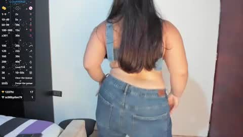 Snapshot of sensual_woman11 chatting on June 12, 1:15 am MIA online show from June 12, 1:15 am