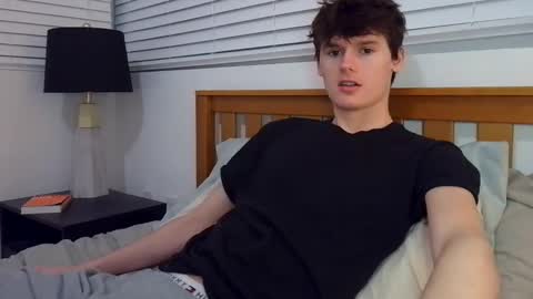 Snapshot of sensualalien chatting on December 30, 4:09 am Cam online show from December 30, 4:09 am