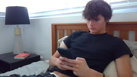 Snapshot of sensualalien chatting on February 5, 8:57 pm Cam online show from February 5, 8:57 pm