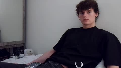 Snapshot of sensualalien chatting on February 22, 1:00 am Cam online show from February 22, 1:00 am