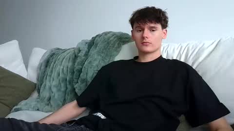 Snapshot of sensualalien chatting on September 20, 10:00 pm Cam online show from September 20, 10:00 pm