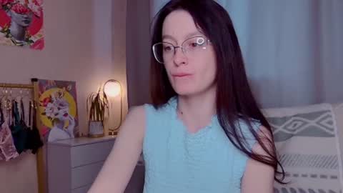 sensuallucy233 online show from May 29, 10:46 am