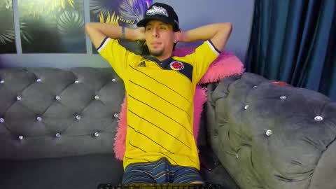 Snapshot of sensualsoulss chatting on October 17, 12:41 pm sensualsoulss online show from October 17, 12:41 pm